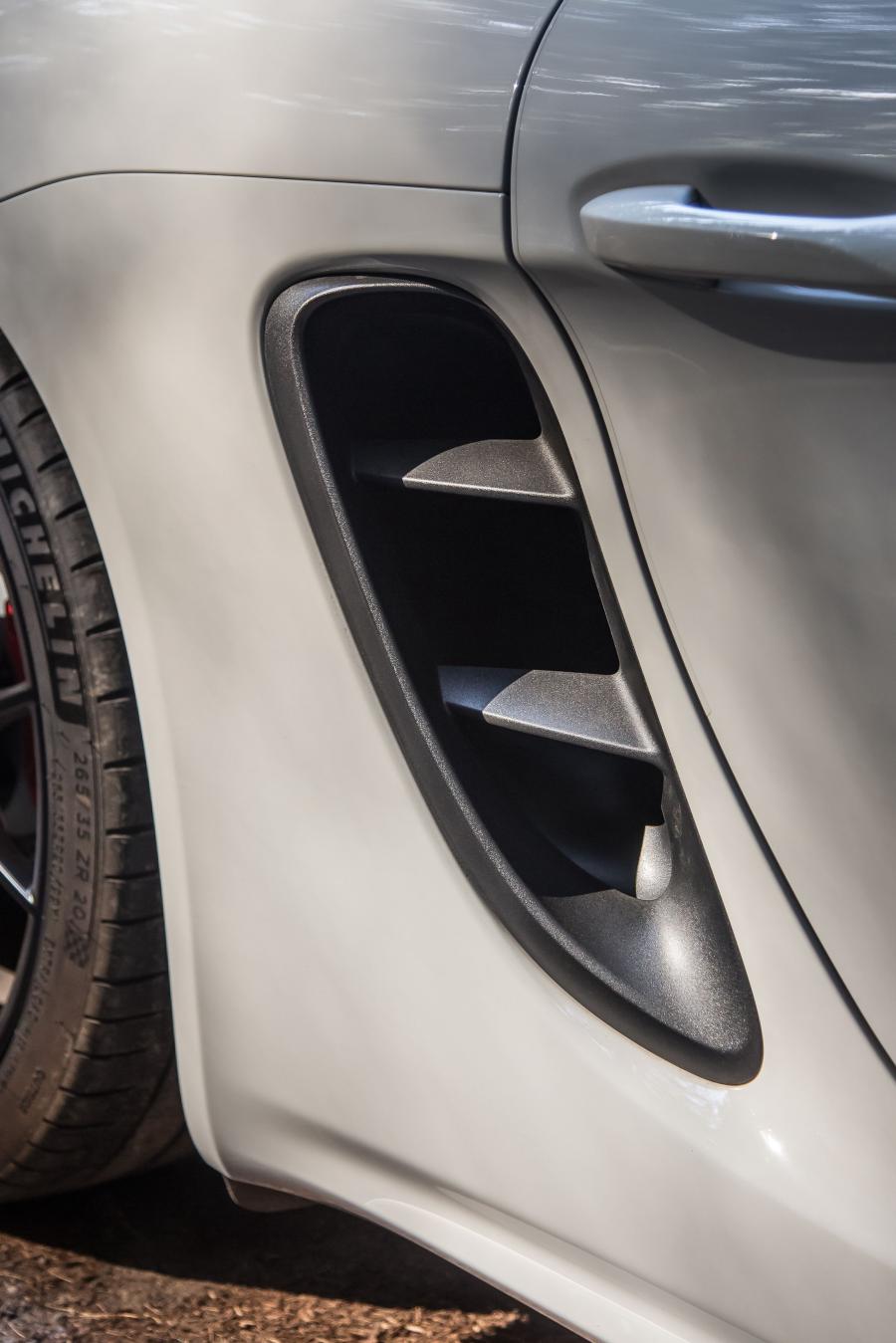 Детали экстерьера Porsche 718 Boxster GTS (982) 2018 года  (NA) (фото 7 из 40)